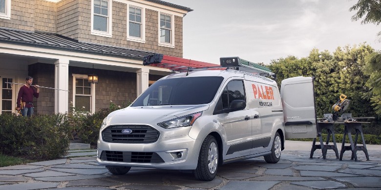 Front view of the 2023 Ford transit connect