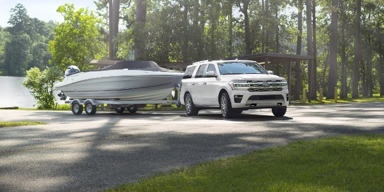 Front exterior view of the 2024 Ford Expedition