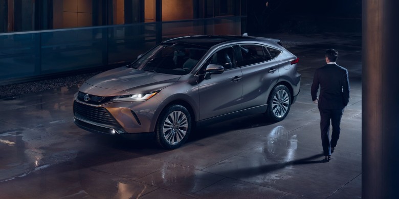 Side exterior view of the 2024 Toyota venza