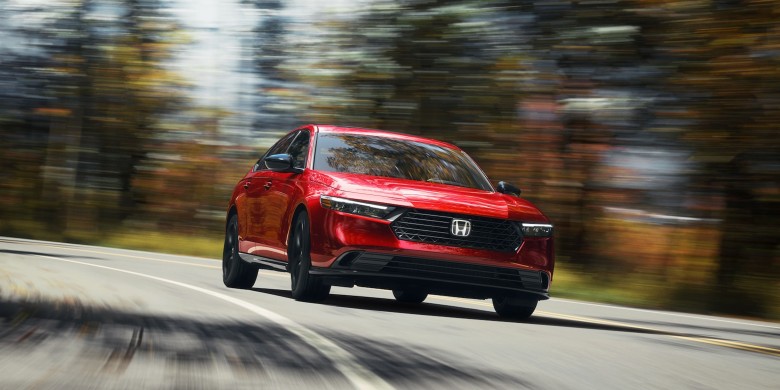 Front exterior view of the 2025 Honda Accord