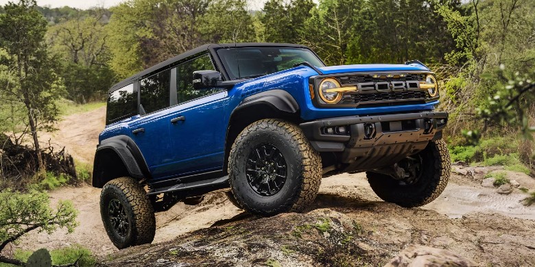 Front exterior view of the 2025 Ford Bronco
