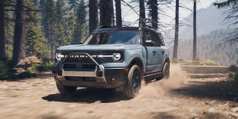 Front exterior view of the 2025 Ford Bronco