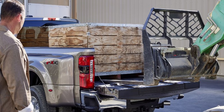 Interior front dash view in the 2025 Ford F-250 Super Duty