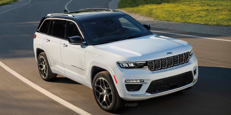 Top exterior view of the 2025 Jeep Grand Cherokee