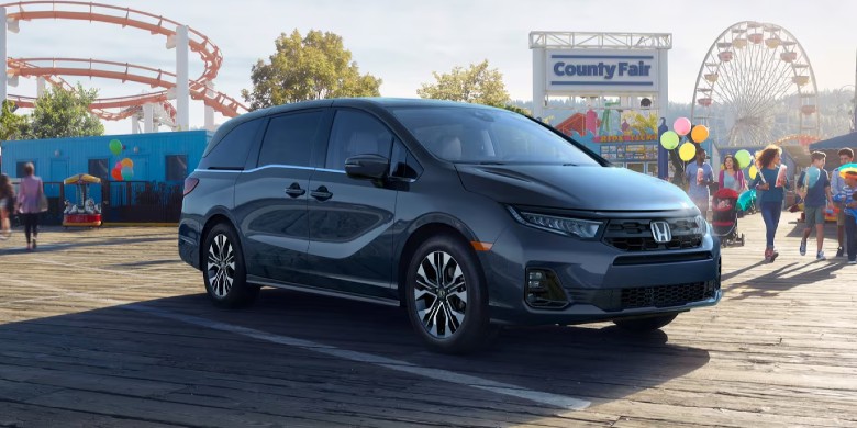 Front exterior view of the 2025 Honda Odyssey