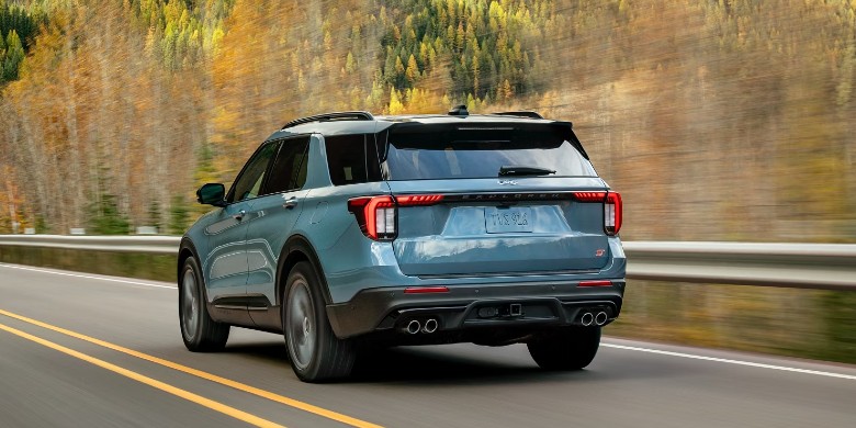 Interior front dash view in the 2026 Ford Explorer