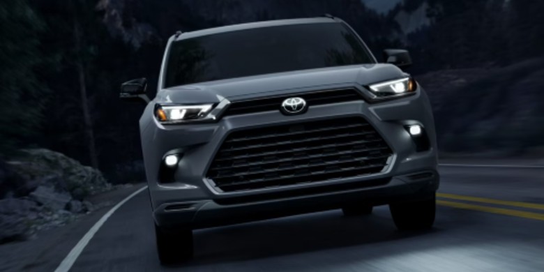 Front exterior view of the 2026 Toyota Grand Highlander
