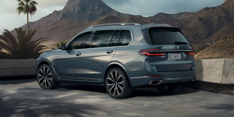 Interior front dash view in the 2026 2026 BMW X7