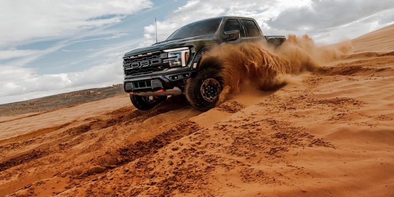 2027 Ford F-150 Raptor sand dune