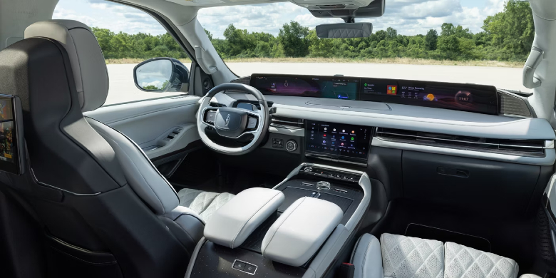 2027 Lincoln Navigator interior luxury seats