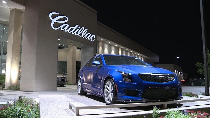 Front exterior view of Coulter Cadillac in Phoenix, AZ