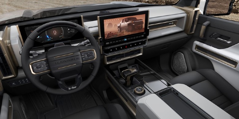 Interior tech in the 2023 GMC HUMMER EV Pickup