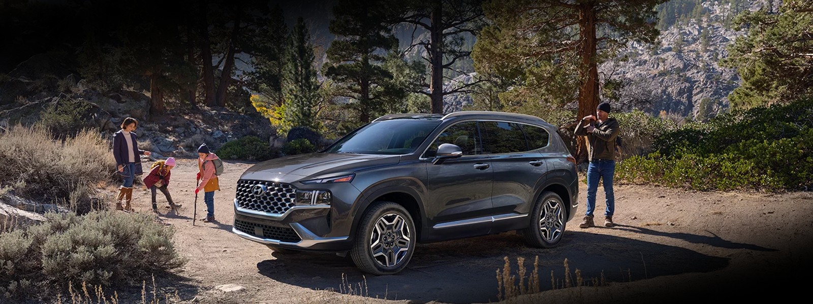 Front view of the 2023 Hyundai Santa Fe Hybird