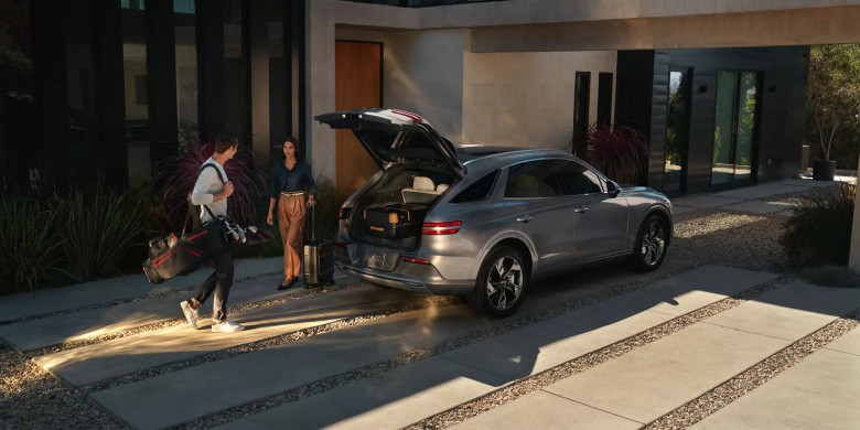 Rear exterior veiw of the 2024 Genesis Electrified GV70