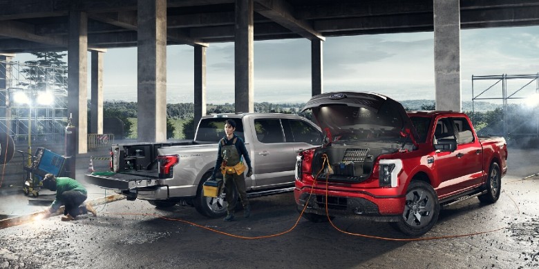 Exterior view of the rear of the 2024 Ford Super Duty F-350
