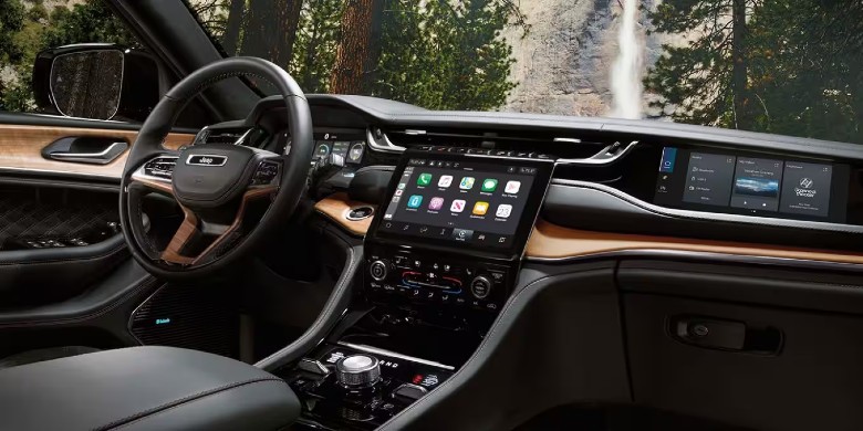 Interior front seat view in the 2024 Jeep Grand Cherokee 4XE