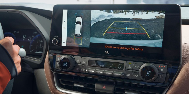 Infotainment center in the 2024 Toyota Grand Highlander