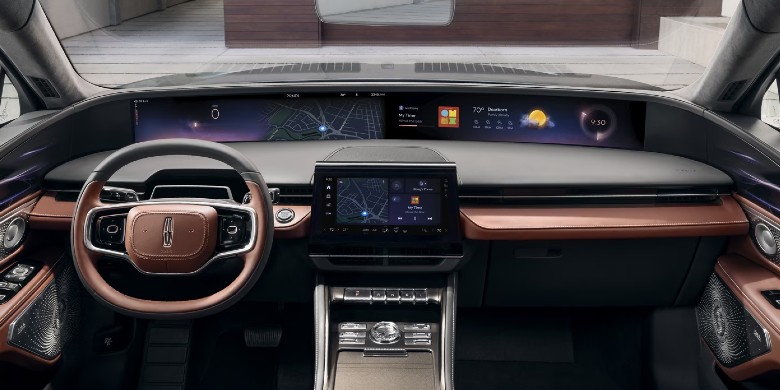 Interior steering wheel view of the 2024 Chevrolet nautilus