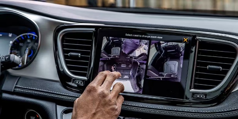 Infotainment console view in the 2024 Chrysler Pacifica Plug-In Hybrid