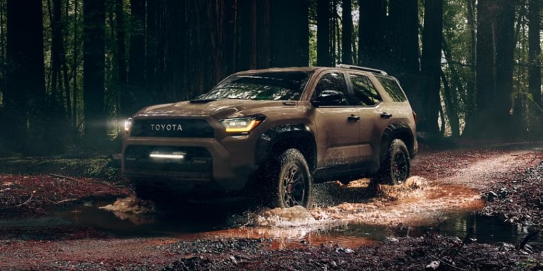 Front exterior view of the 2025 Toyota 4Runner