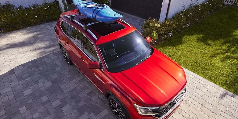 Front arial exterior view of the 2025 Volkswagen Atlas, for sale in Racine, WI
