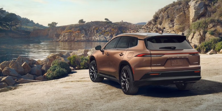 2025 Toyota Crown Signia 