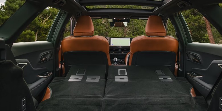 2025 Toyota Crown Signia 