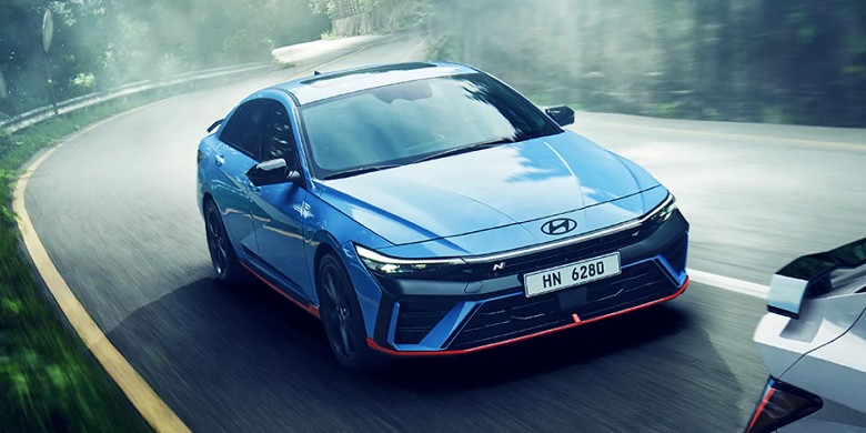 Front exterior view of the 2025 Hyundai Elantra N