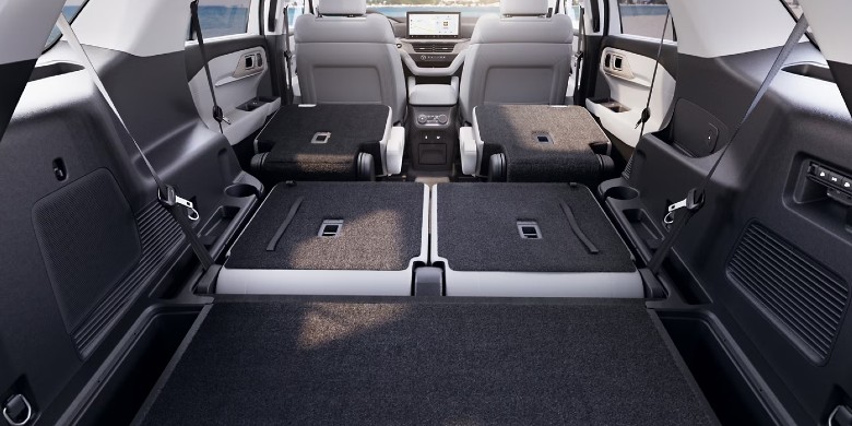 Front exterior view of the 2025 Ford Explorer