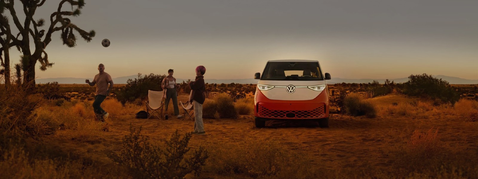 Front exterior view of the 2025 Volkswagen ID.Buzz for sale in Racine, WI
