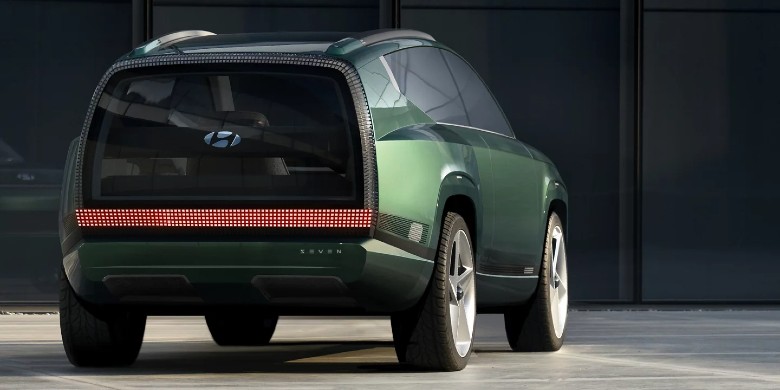 Rear exterior view of the 2025 Hyundai IONIQ 7 Concept