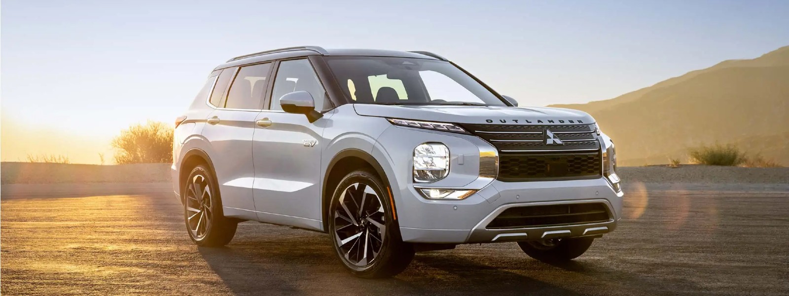 2026 Mitsubishi Outlander PHEV vs Toyota RAV4 Prime comparison