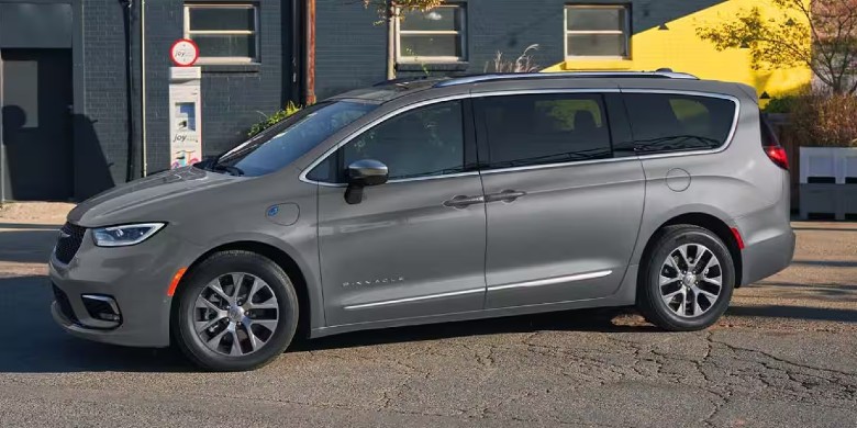 2025 Pacifica Plug-In Hybrid 