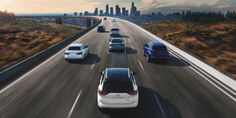 Front exterior view of the 2025 Nissan Rogue