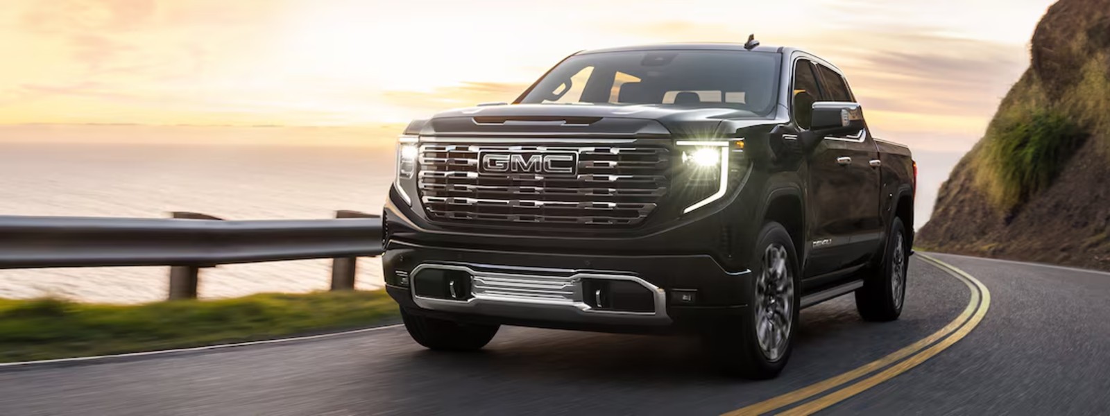 front exterior view of a 2025 GMC Sierra Denali for sale in Phoenix, AZ