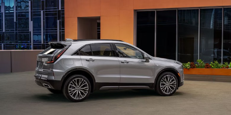 Side exterior view of the 2025 Cadillac XT4