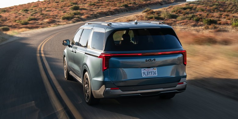 Rear exterior view of the 2026 Kia Carnival for sale in Racine, WI