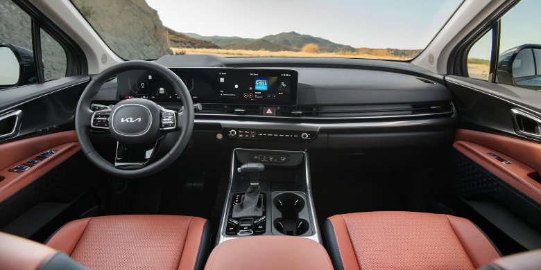 Interior view of the technology in the 2026 Kia Carnival for sale near Milwaukee, WI