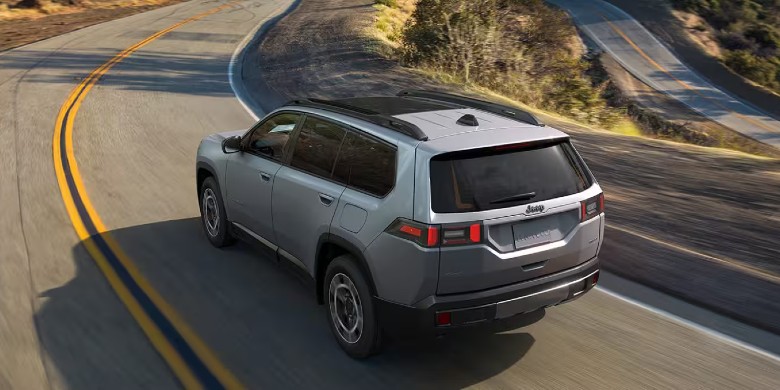 Interior front dash view in the 2026 Jeep Cherokee