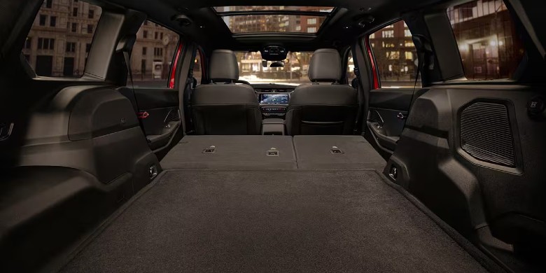 Front exterior view of the 2026 Jeep Cherokee 