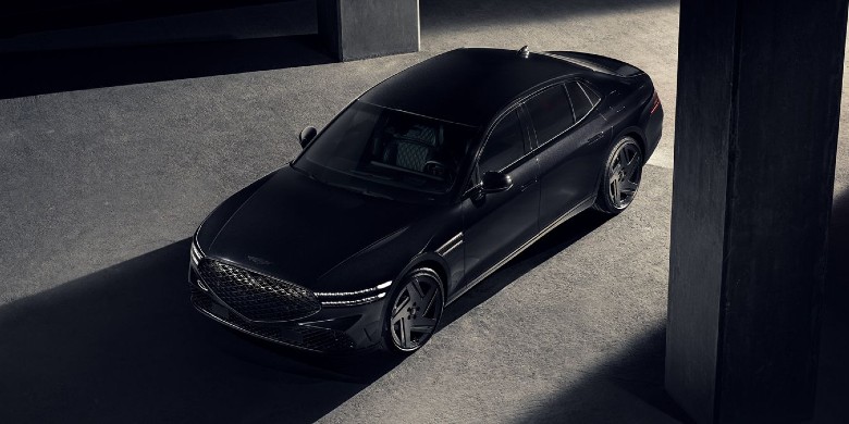 front exterior view of the 2026 Genesis G90 for sale in Waukehsa, WI