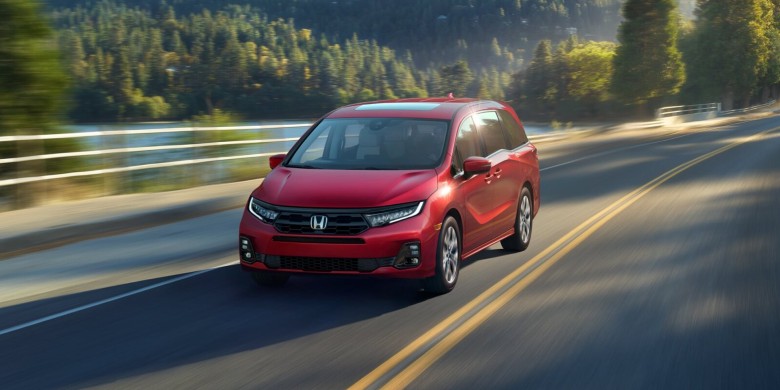 Front exterior view of the 2026 Honda Odyssey