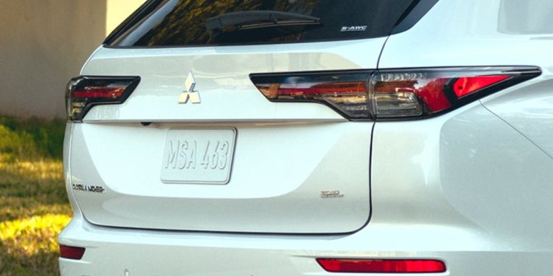 2026 Mitsubishi Outlander three-row SUV