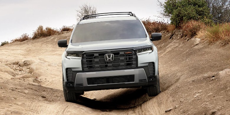 Front exterior view of the 2026 Honda Pilot