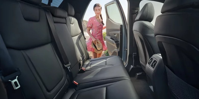 Front exterior view of the 2026 Hyundai Santa Cruz