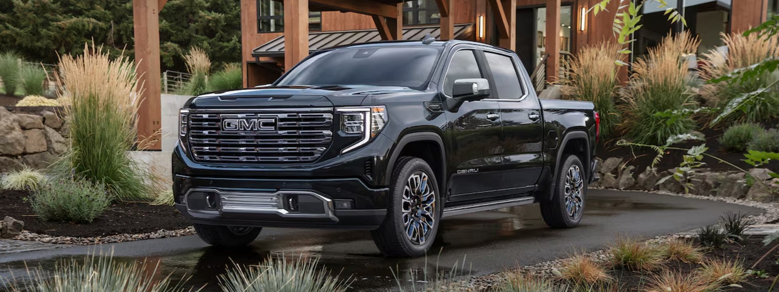 GMC Vehicles at Phil Wright Autoplex
