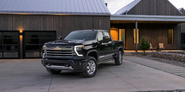 Front exterior view of the 2026 Chevrolet Silverado 2500 HD