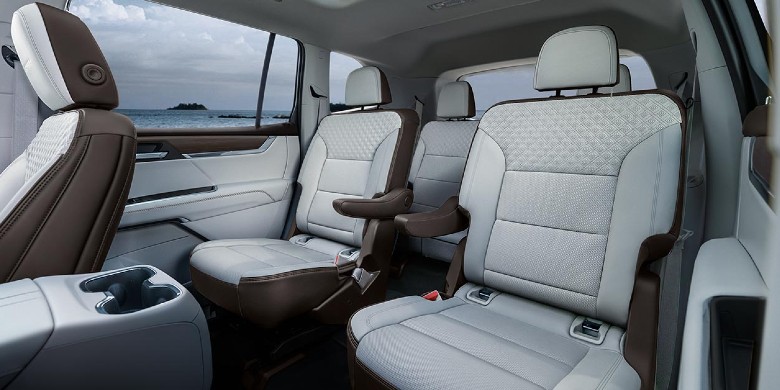 2027 GMC Acadia Interior 