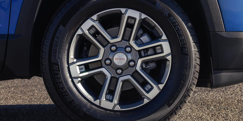 2027 GMC Acadia Elevation Tire