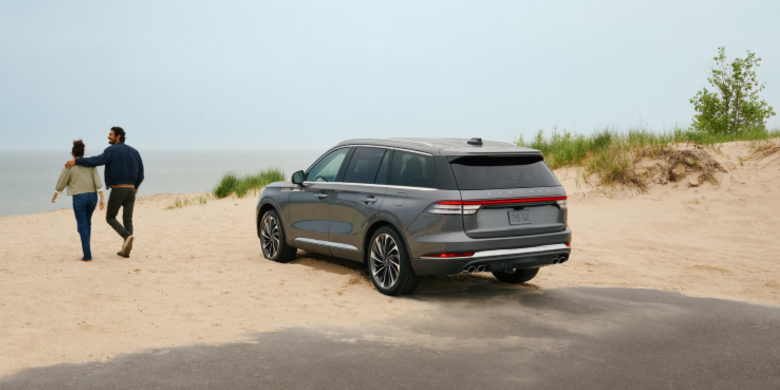 Interior front dash view in the 2027 Lincoln aviator